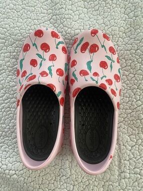 CROCS Pink Cherry-Print Classic Clog Mules